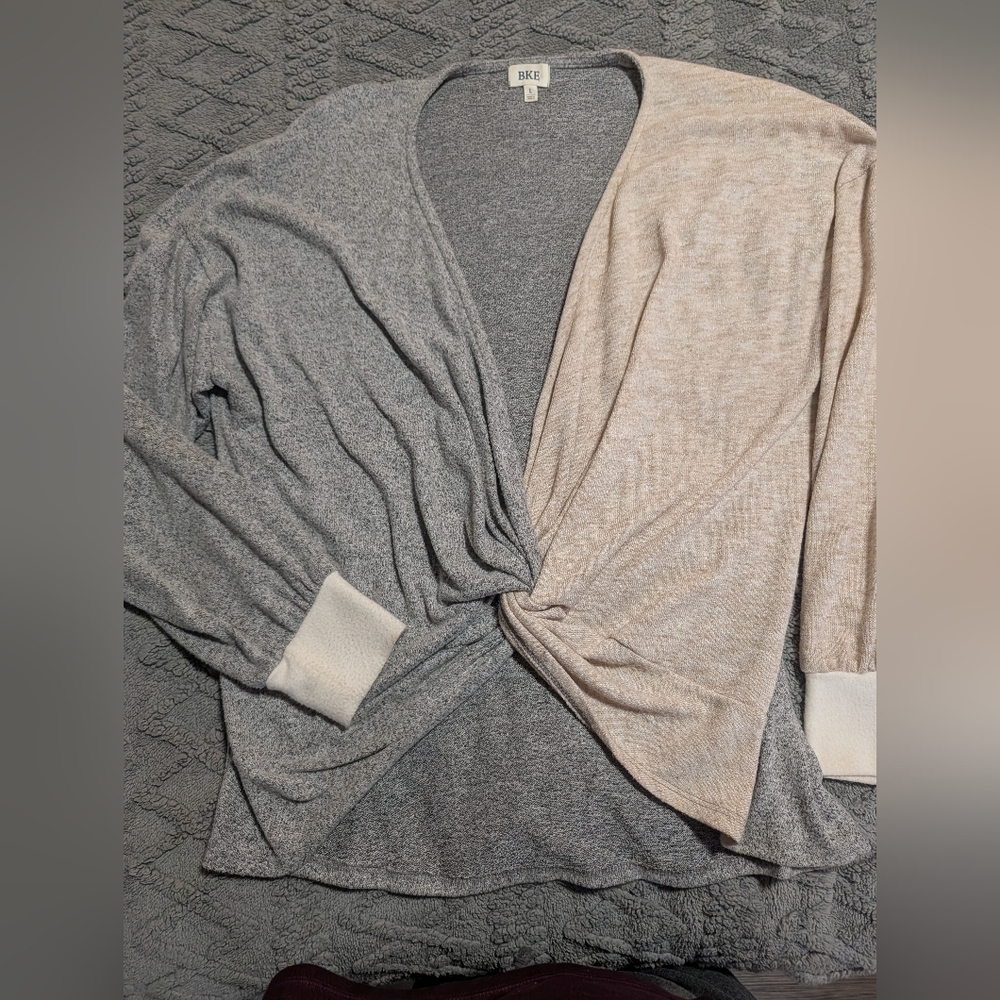 BKE Heather Gray Long Sleeve Top